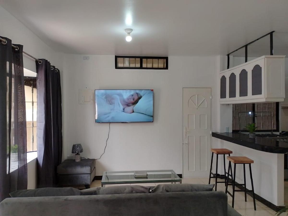 Comfortable 3-Bedroom Condo In Bellavista, Guayaquil Exterior photo